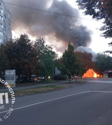 В Борисполе в результате атаки "шахеда" произошел пожар: есть пострадавшие. ФОТОРЕПОРТАЖ