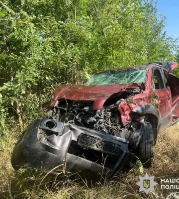 На Кіровоградщині легковик перетворився на брухт, а його водій вижив лише дивом