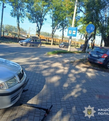 У Львові 14-річний водій електросамоката потрапив під колеса авто: його госпіталізували, - ФОТО