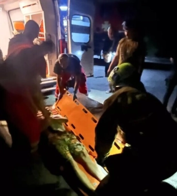 У Запоріжжі рятувальники надали допомогу хлопцю, який впав з 8-метрової висоти