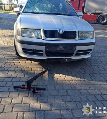 У Львові 14-річний водій електросамоката потрапив під колеса авто: його госпіталізували, - ФОТО