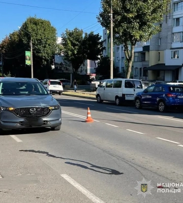 У Новояворівську, що на Львівщині, літній пішохід потрапив під автомобіль