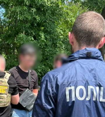 Обіцяв вивезти через пункт пропуску за $20 тисяч: одесита судитимуть за схему з ухилянтом
