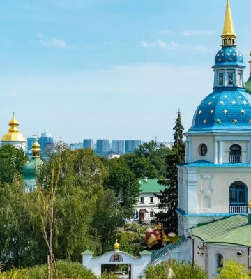 Через майже вісім століть: у Києві знову задзвонив дзвін Десятинної церкви