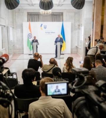 Глава МЗС Індії в Києві: Вирішення війни не зʼявиться на полі бою