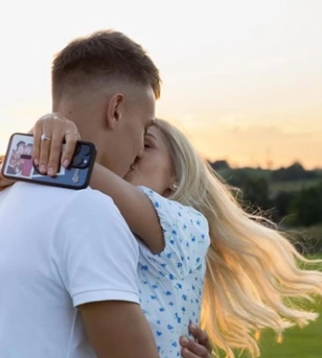 Дружина Бражка влаштувала гарячу фотосесію в боді