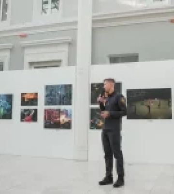 У Києві відкрили фотовиставку «Рятувати столицю» про роботу рятувальників під час війни