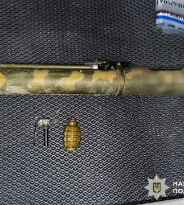 Миколаївська поліція «на гарячому» затримала торгівця зброєю