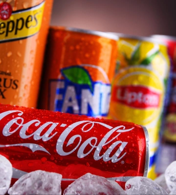 Відео: рф атакувала Київ, горить завод Coca-Cola