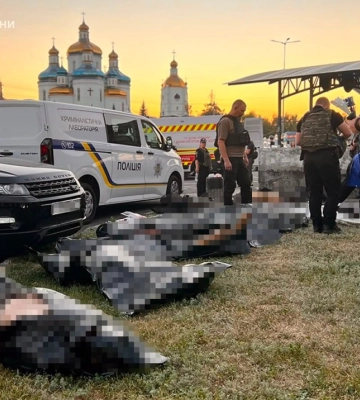 Зеленский: Спасатели ищут людей под завалами ТЦ в Кривом Роге
