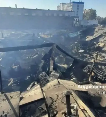 В Мелитополе дроны атаковали склады оккупантов на территории бывшего "Эпицентра": спутниковые снимки 
