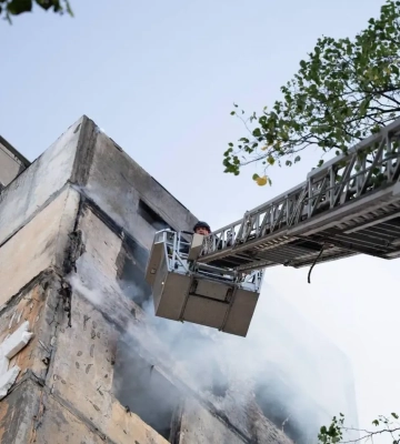 Відео: Російський дрон влучив у будинок у Голосіївському районі Києва