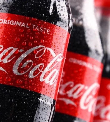 Росія вдарила по заводу Coca-Cola під Києвом: Зеленський назвав це "чітким сигналом США"