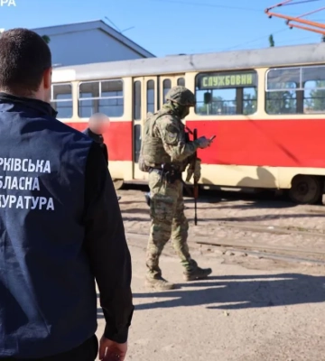 "Мёртвые души" в трамвайном депо: должностные лица наживались на зарплатах, а "работники" - на бронировании