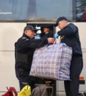 Ще 36 людей із Донеччини прибули евакуаційним поїздом на Рівненщину