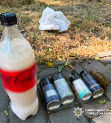 Молодик з Кіровоградщини намагався продати в Одесі саморобну вибухівку та гранату