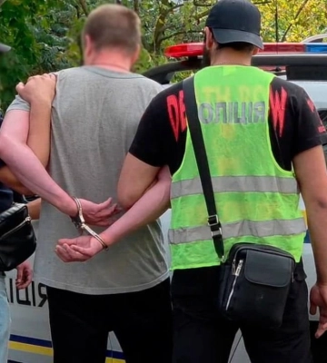 У Києві 26-річному чоловіку повідомили про підозру у зґвалтуванні 8-річного хлопчика