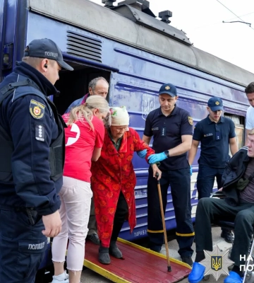 На Рівненщині зустріли 15-й евакуаційний потяг