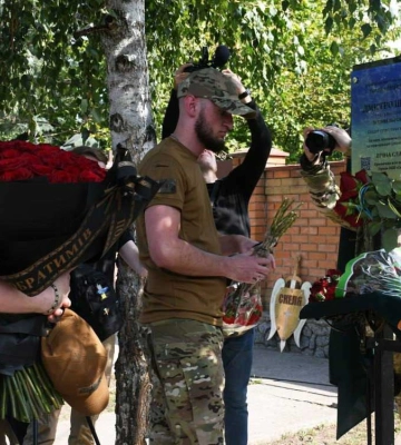 У Кропивницькому відкрили меморіальну дошку Герою України Дмитру Шилову 