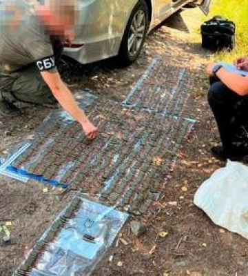 На Полтавщині затримали чоловіка, який продавав трофейну зброю