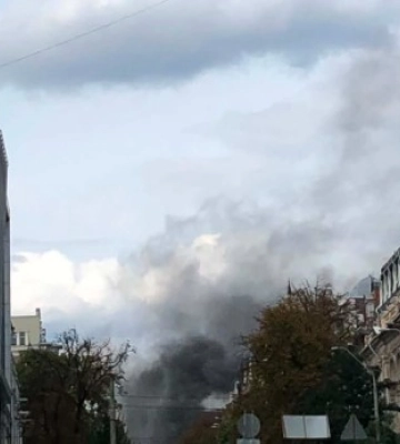 російський дрон влучив у будівлю СБУ в центрі Києва – Зеленський