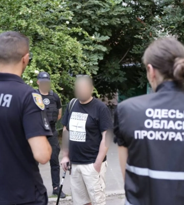 Просил интимные фото, а затем угрожал убийством — в Одессе мужчину подозревают в сексуальной эксплуатации маленьких девочек