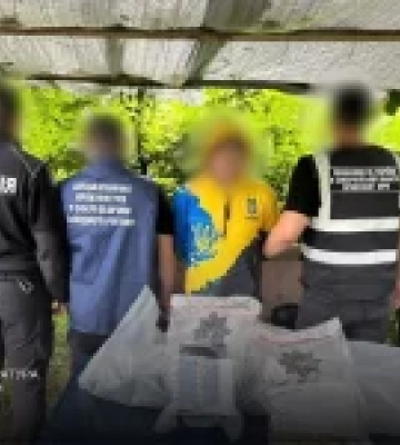 На Закарпатті викрили військовослужбовця на збуті трофейної зброї та боєприпасів