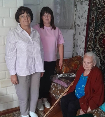 Ціле життя за плечима: на Волині довгожителька відзначила 90-річчя