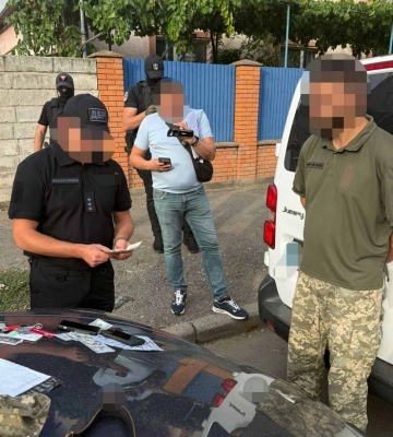 На Закарпатті військовослужбовець ТЦК за $5000 обіцяв військовозобов’язаному уникнення мобілізації