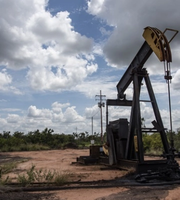 Связанные с Трампом компании соревнуются за нефтяной сектор Венесуэлы - FT