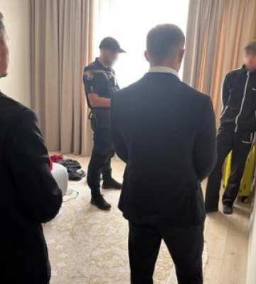 18-річний хлопець убив матір, поки вона спала, і зняв це на телефон на Закарпатті: його затримали. ФОТО