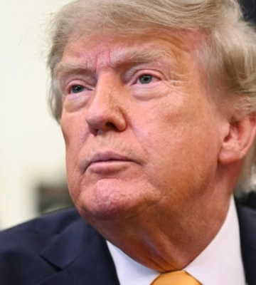 Трамп каже, що його посланці везуть до Києва й Москви пропозицію щодо припинення війни