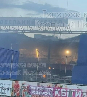 Россия атаковала ТЦ в Николаеве: пострадала 17-летняя девушка