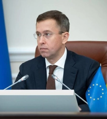 Прем'єр назвав суму виплат військовим та їхнім сім'ям