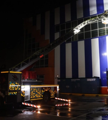 Російські удари по ТРЦ у Миколаєві: поранені 72-річний чоловік і 17-річна дівчина