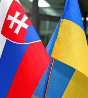 рф вдарила біля посольства Словаччини: Братислава відреагувала
