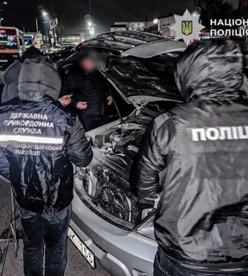 Псевдоблагодійність на 2,2 млн грн: на Львівщині викрили організатора схеми продажу «військових» автівок