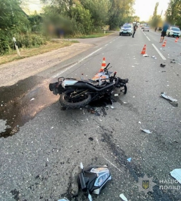 Поліцейські Одещини розслідують обставини смертельної ДТП за участю мотоцикла та вантажівки 