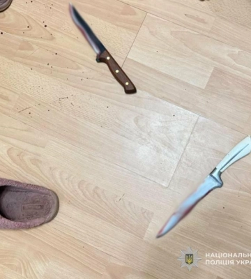 На Львівщині чоловік зарізав дружину, а потім наклав на себе руки