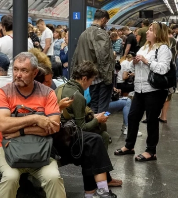 В киевском метро появятся новые места для сидения во время тревог
