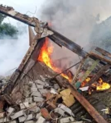 Російські БпЛА вдарили по житловому будинку в Золочеві на Харківщині