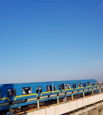 Новые правила во время воздушной тревоги: как будут работать мосты и метро в Киеве