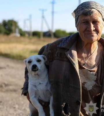 "Білі янголи" вивезли трьох літніх жителів Новомиколаївської громади на Запоріжжі