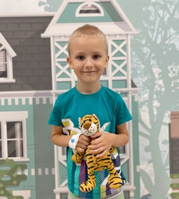 У львівській лікарні робот-хірурга врятував нирку 8-річному хлопчику