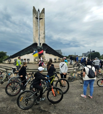 На Львівщині під час благодійного велопробігу зібрали понад 12 тисяч гривень для військових