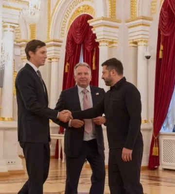 Посланці Трампа передали Зеленському оновлений мирний план: FT розповіли деталі