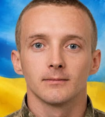 Довгий час вважався зниклим безвісти: до рідного дому на Волинь на щиті повертається захисник Василь Павлович