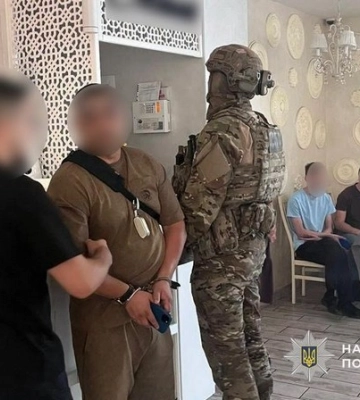 У Дніпрі затримали чоловіка, підозрюваного у вимаганні 2000 доларів