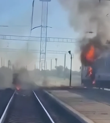 Росіяни влучили по регіональному поїзду Дніпро – Запоріжжя: одну провідницю розшукують