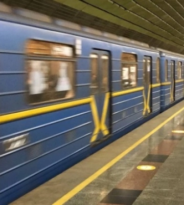 У київському метро завтра тестуватимуть рух поїздів наземною ділянкою «зеленої» гілки під час загрози дронів